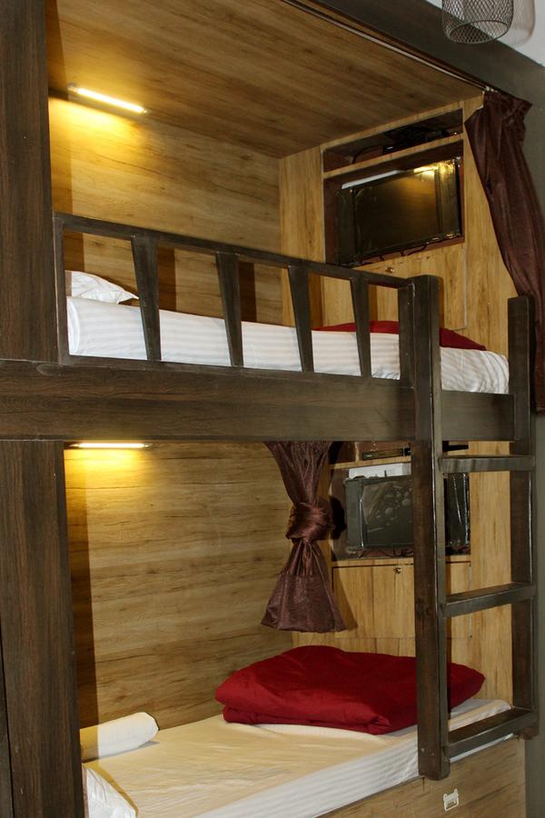 מומביי Hilal Dormitory מראה חיצוני תמונה